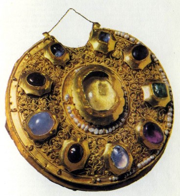  Royal barma. Detail. Gold, filigree. 12th-13th centuries. Moscow Kremlin Museums